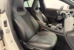 valkoinen Mercedes-Benz CLA 2023 kuva 11.