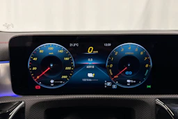 valkoinen Mercedes-Benz CLA 2023 kuva 15.