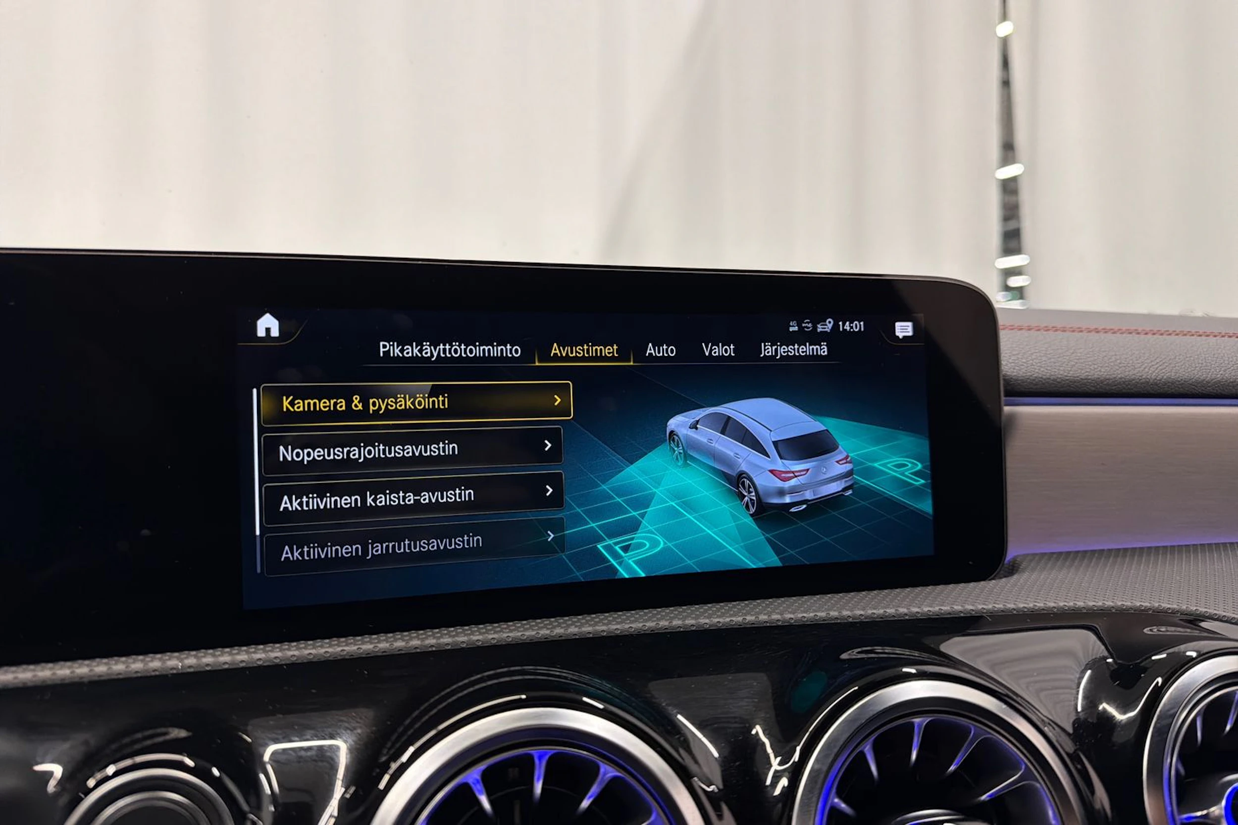 valkoinen Mercedes-Benz CLA 2023 kuva 20.
