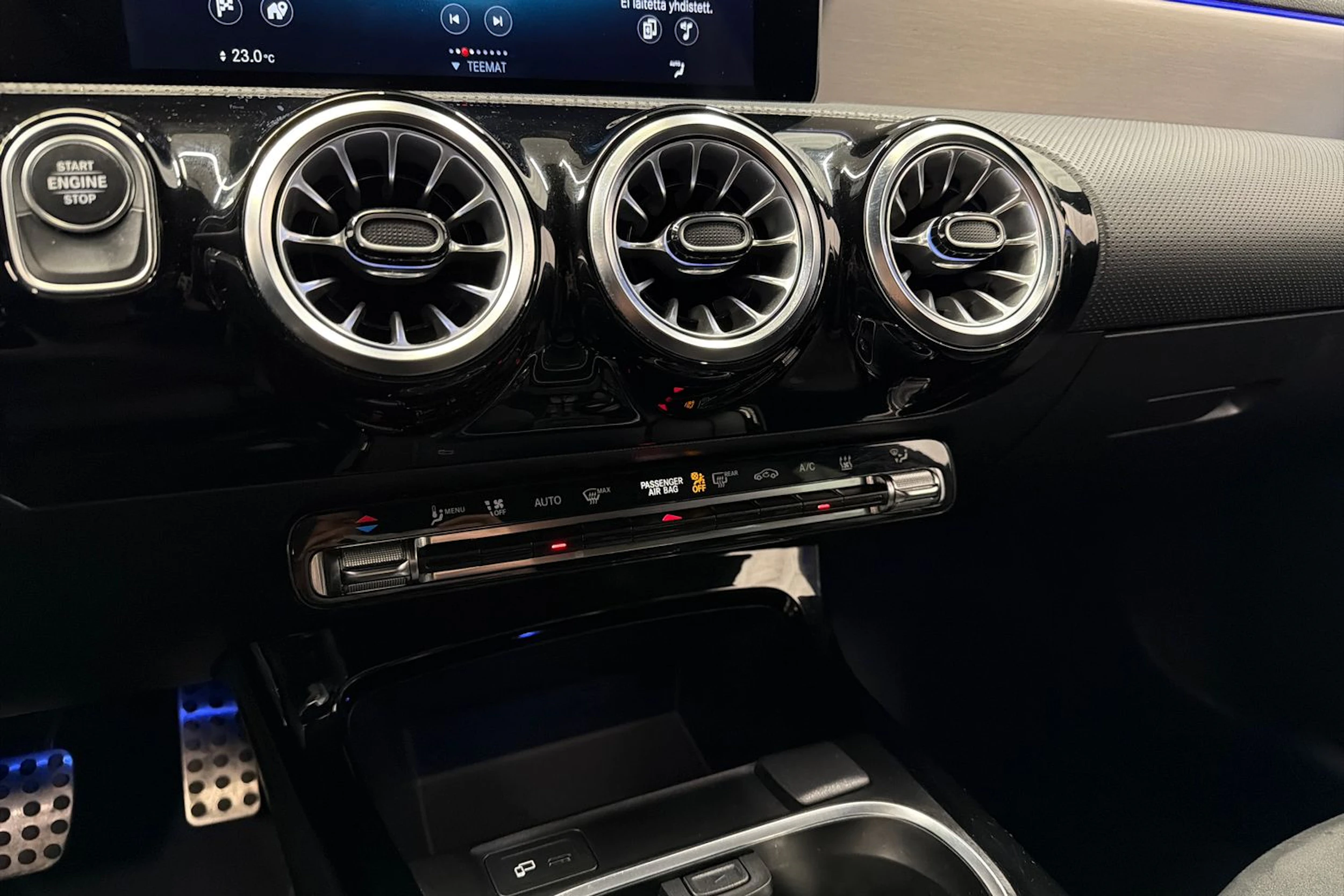 valkoinen Mercedes-Benz CLA 2023 kuva 23.