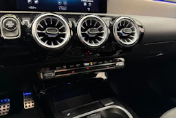 valkoinen Mercedes-Benz CLA 2023 kuva 23.