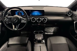 musta Mercedes-Benz CLA 2023 kuva 9.