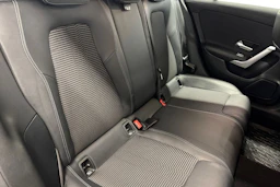 musta Mercedes-Benz CLA 2023 kuva 19.