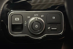 musta Mercedes-Benz CLA 2023 kuva 30.
