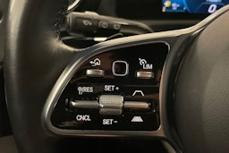 musta Mercedes-Benz CLA 2023 kuva 15.