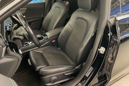 musta Mercedes-Benz CLA 2023 kuva 22.