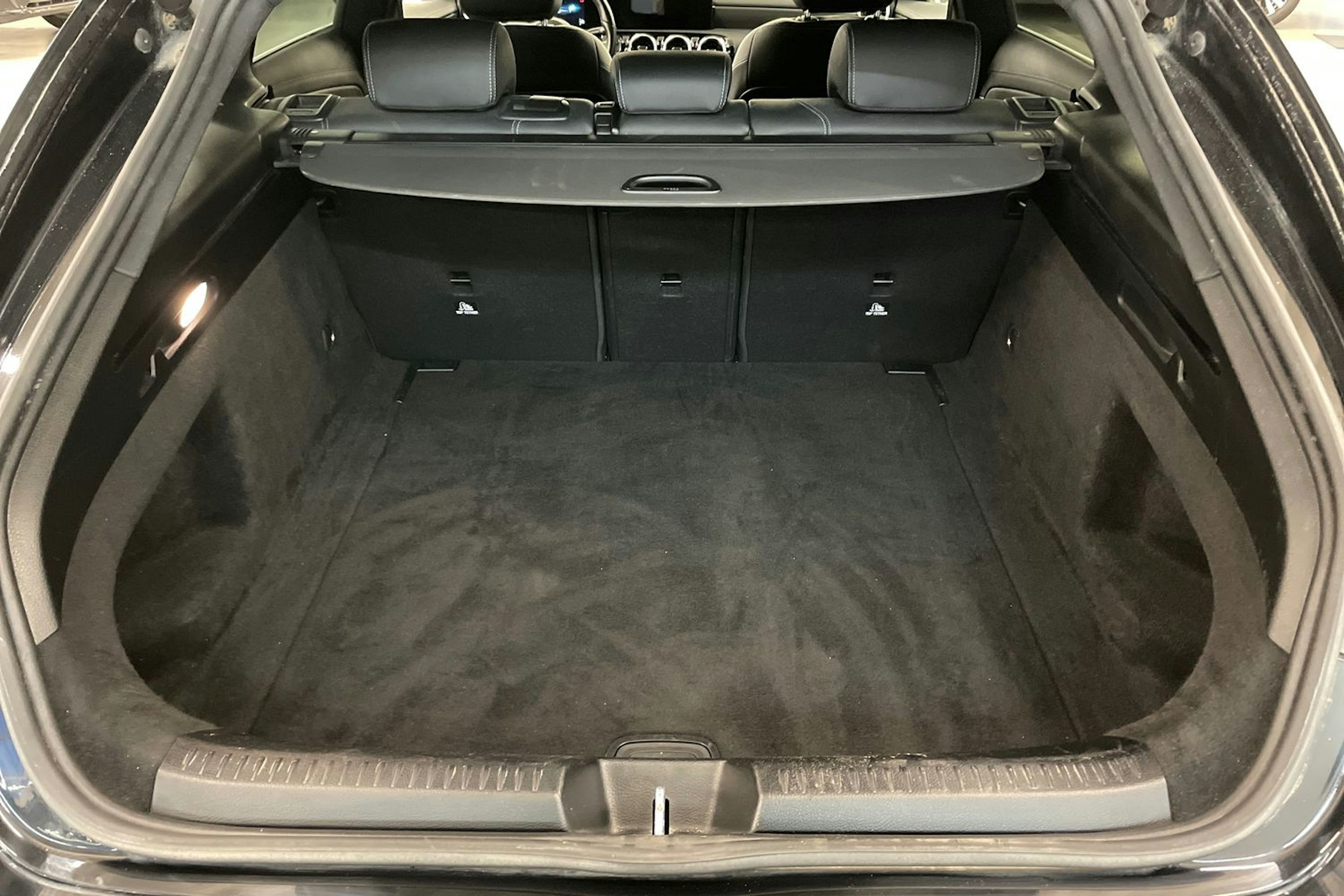 musta Mercedes-Benz CLA 2023 kuva 24.