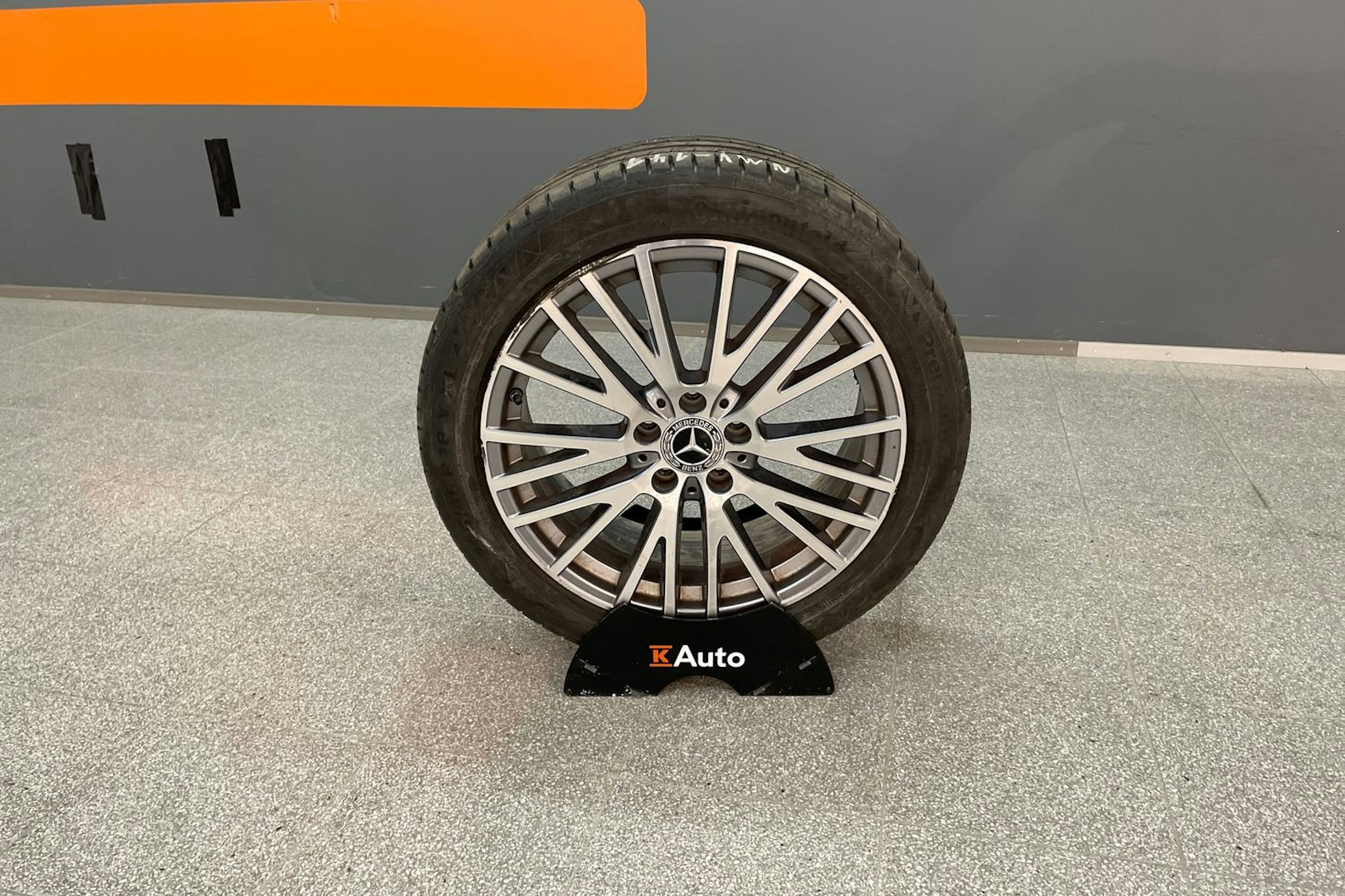 musta Mercedes-Benz CLA 2023 kuva 26.