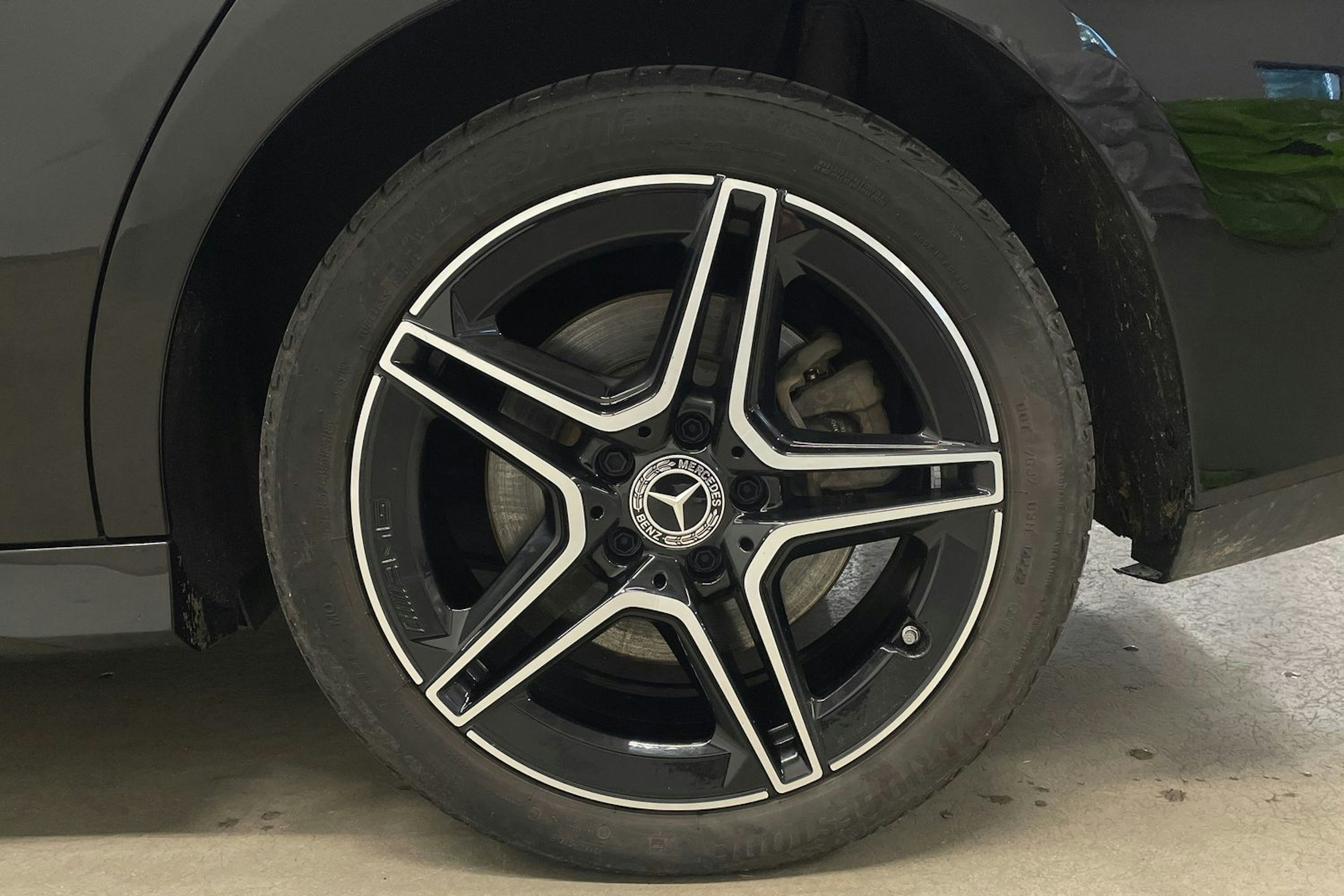 musta Mercedes-Benz CLA 2023 kuva 13.