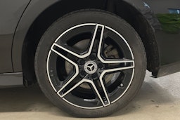 musta Mercedes-Benz CLA 2023 kuva 13.
