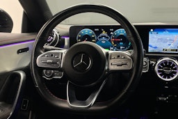 musta Mercedes-Benz CLA 2023 kuva 14.