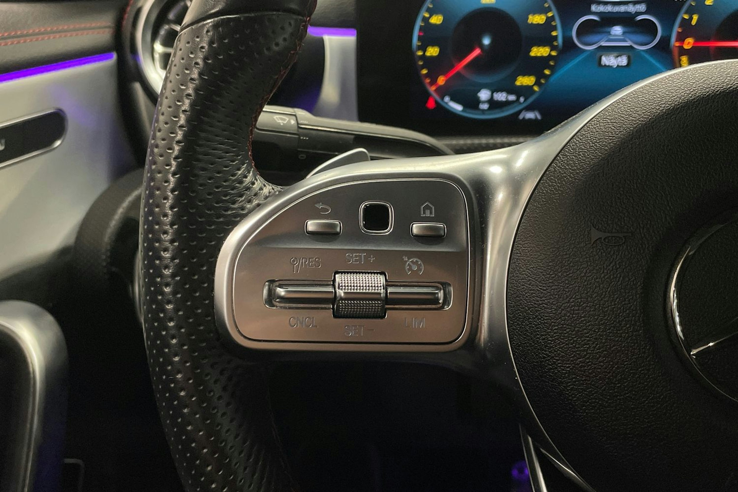 musta Mercedes-Benz CLA 2023 kuva 19.