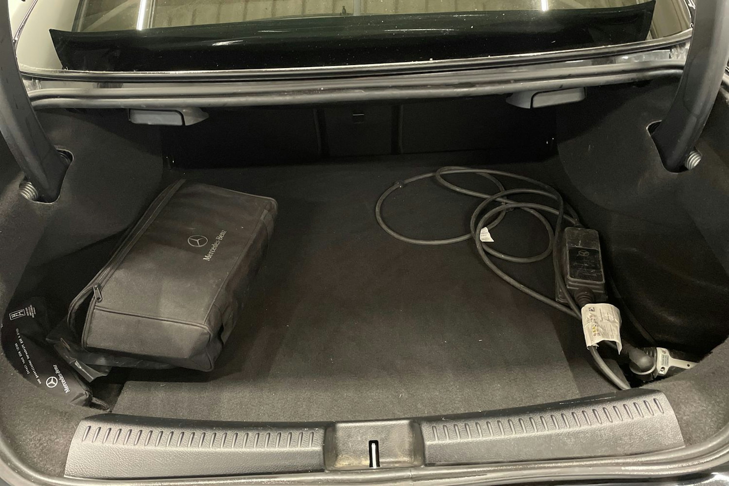 musta Mercedes-Benz CLA 2023 kuva 26.