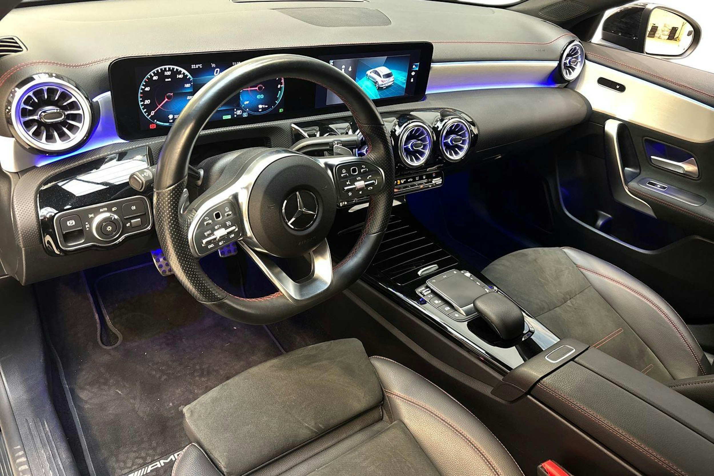 musta Mercedes-Benz CLA 2023 kuva 6.