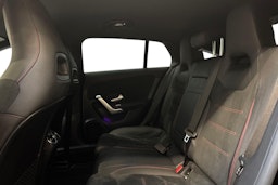 musta Mercedes-Benz CLA 2023 kuva 8.