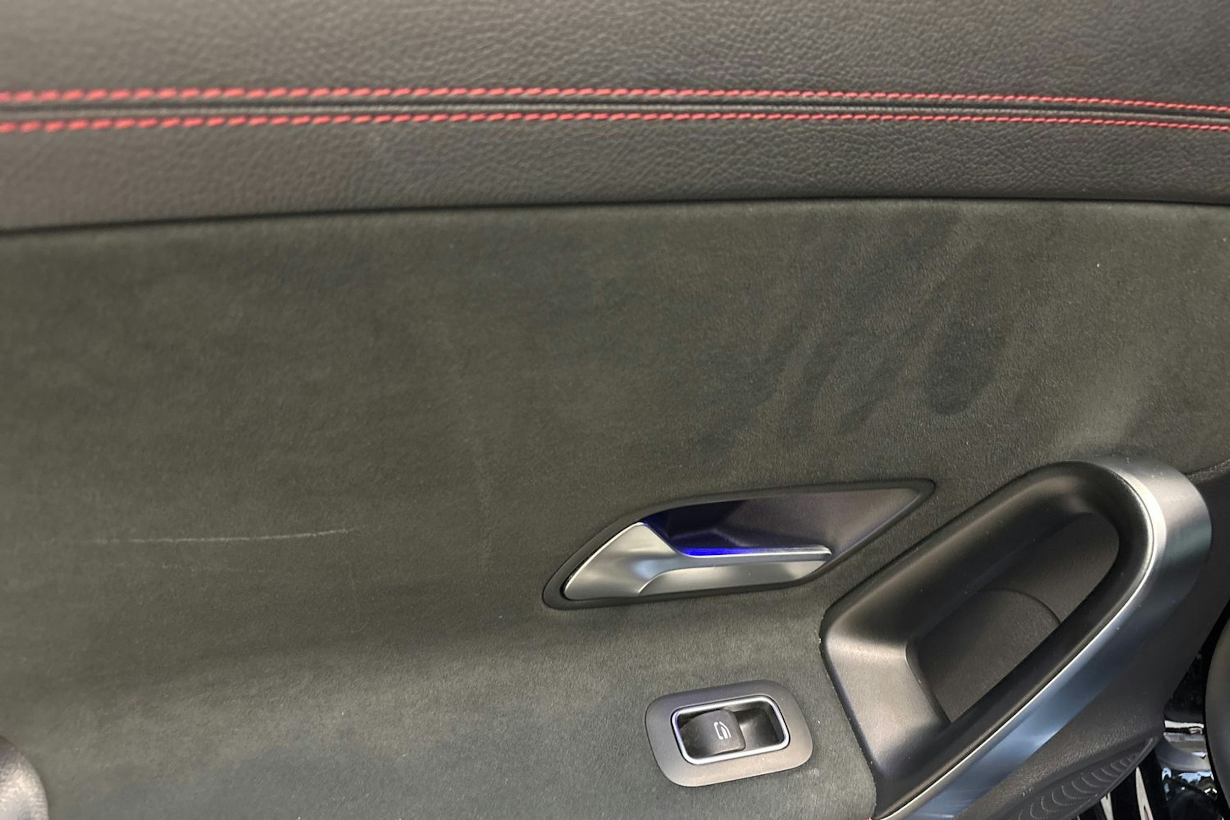 musta Mercedes-Benz CLA 2023 kuva 14.