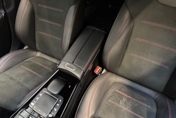 musta Mercedes-Benz CLA 2023 kuva 25.