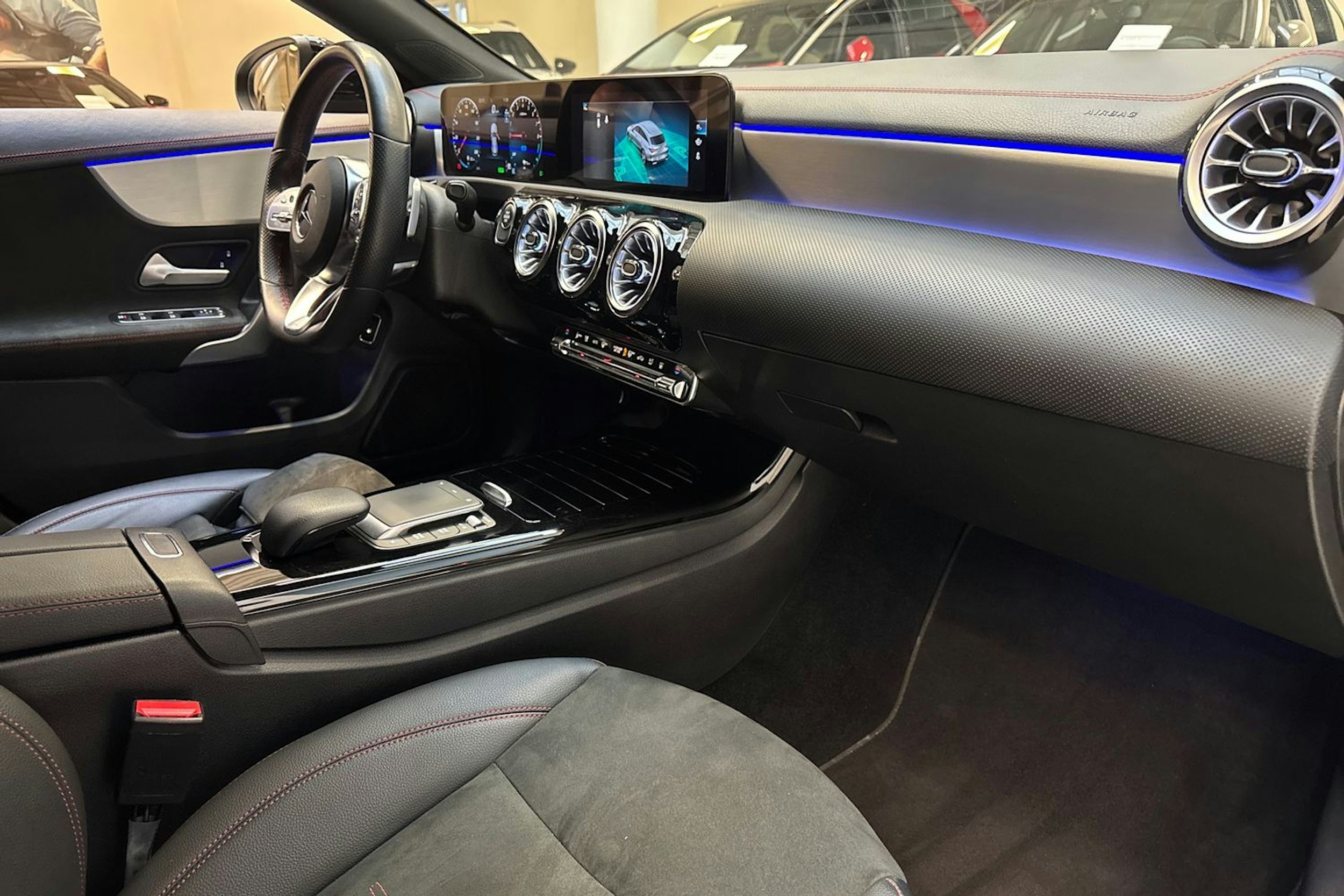 musta Mercedes-Benz CLA 2023 kuva 26.