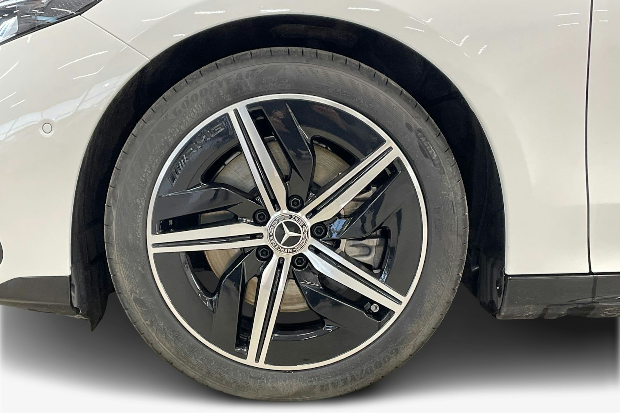 valkoinen Mercedes-Benz CLA 2025 kuva 11.