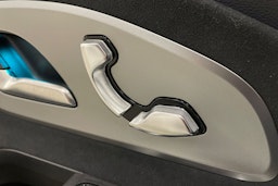 valkoinen Mercedes-Benz CLA 2025 kuva 21.