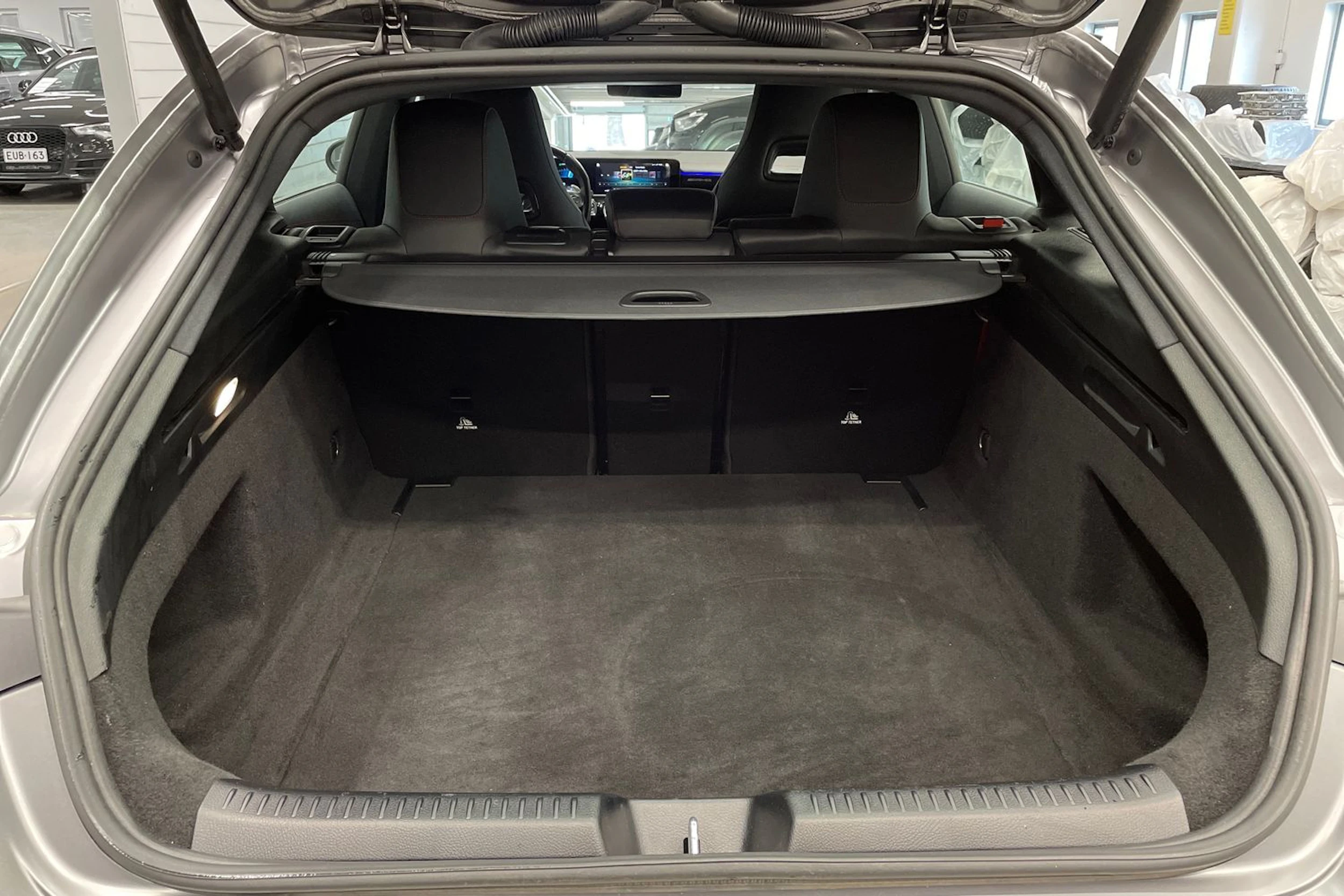 harmaa Mercedes-Benz CLA 2021 kuva 12.