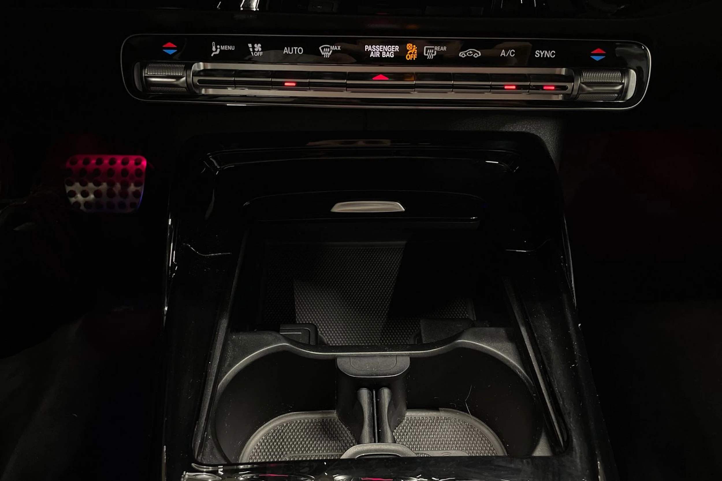 harmaa Mercedes-Benz CLA 2021 kuva 21.
