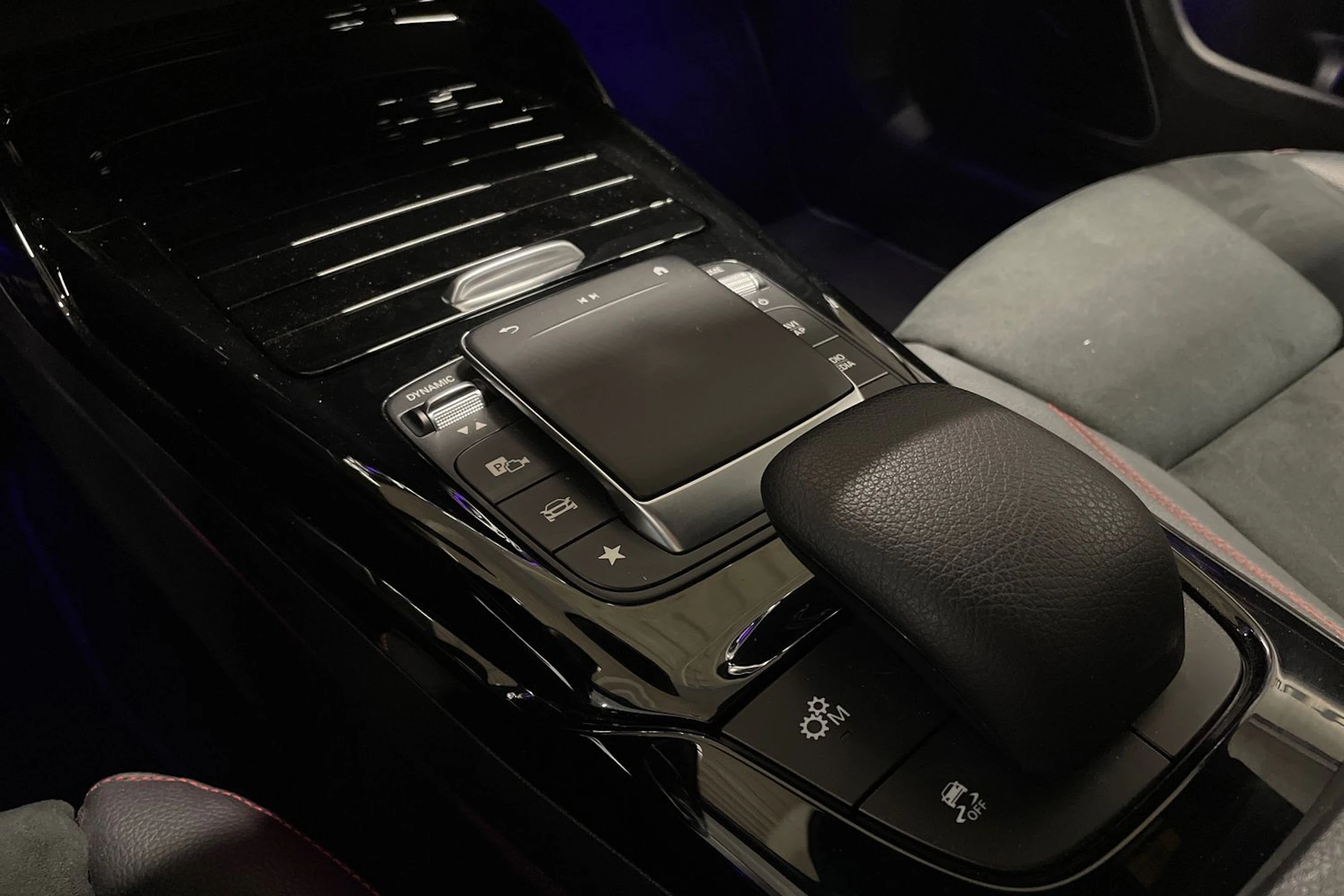harmaa Mercedes-Benz CLA 2021 kuva 22.