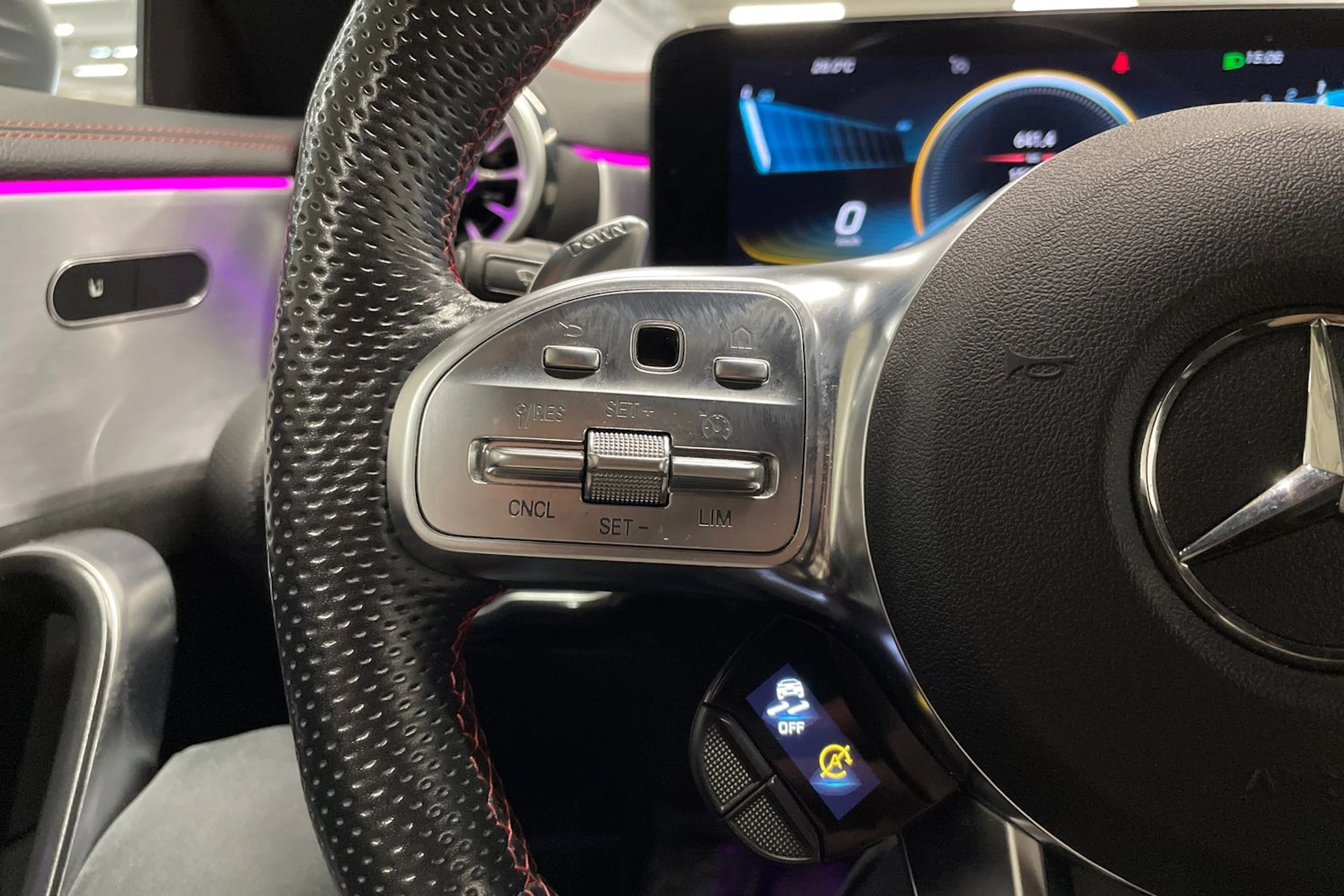 harmaa Mercedes-Benz CLA 2021 kuva 24.