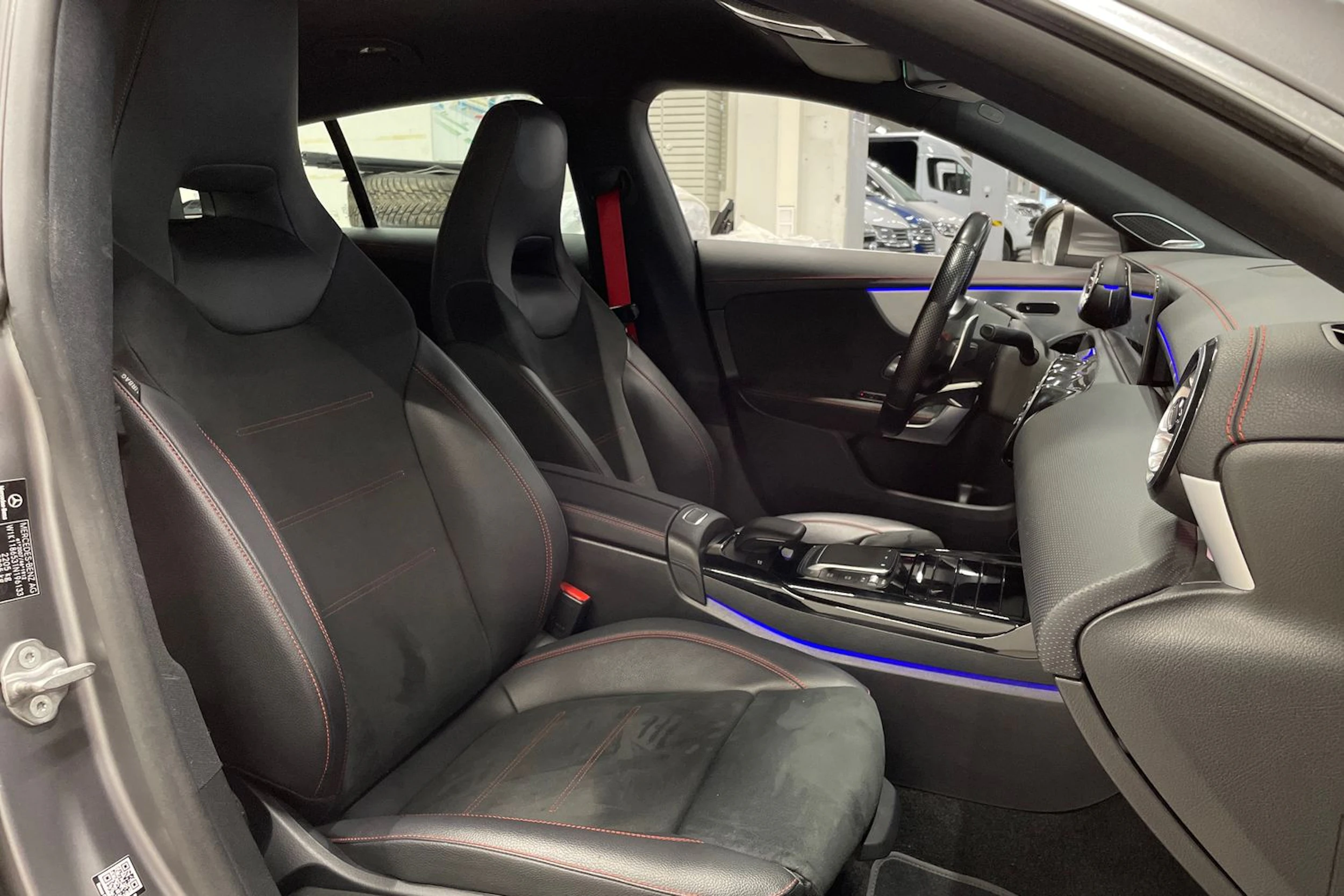 harmaa Mercedes-Benz CLA 2021 kuva 28.