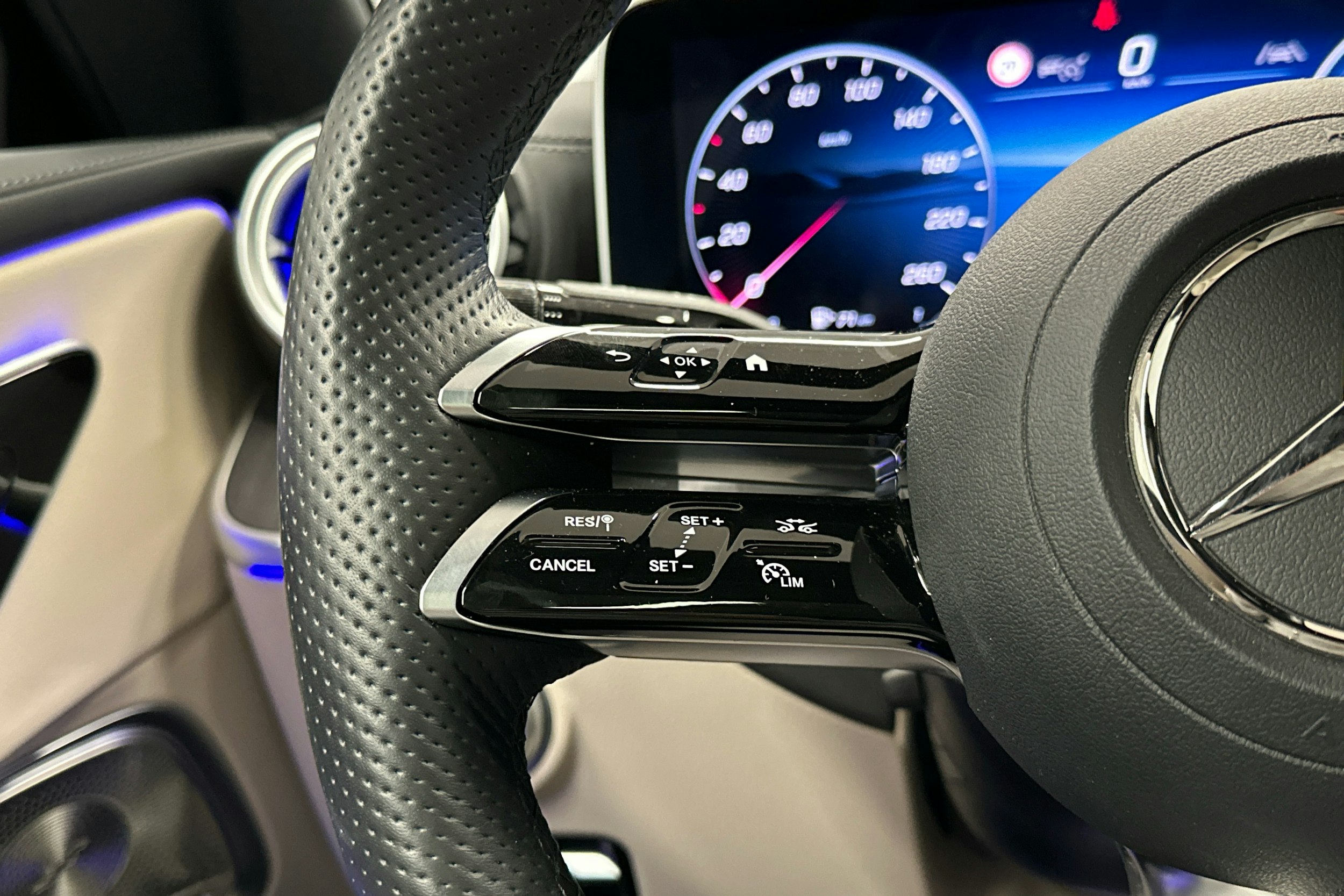 punainen Mercedes-Benz CLE 2024 kuva 7.