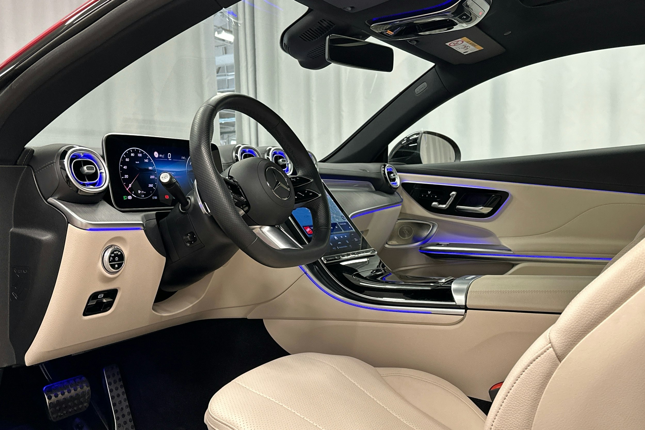 punainen Mercedes-Benz CLE 2024 kuva 10.