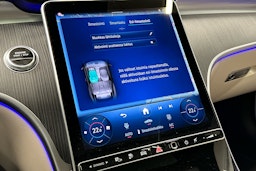 punainen Mercedes-Benz CLE 2024 kuva 18.