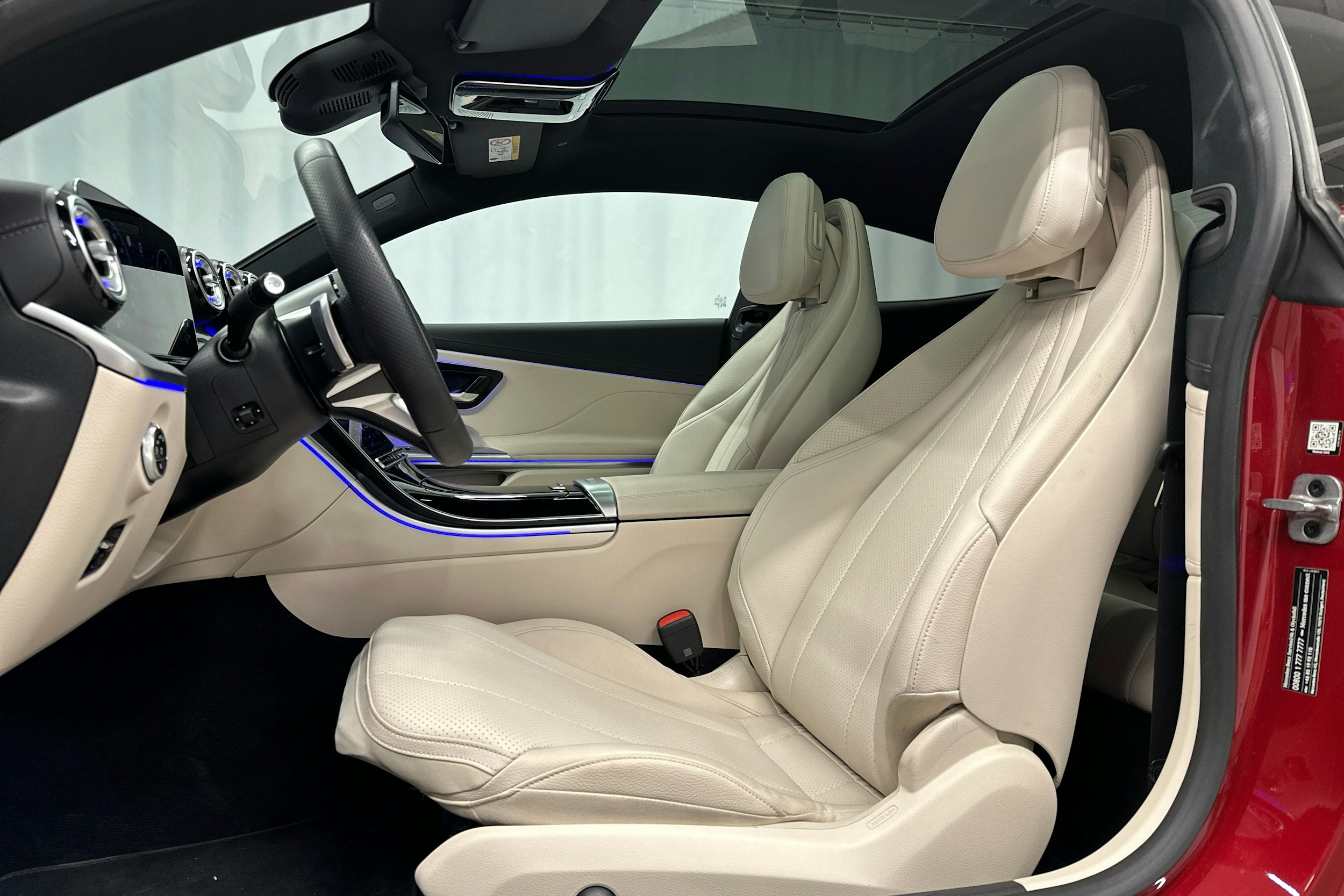 punainen Mercedes-Benz CLE 2024 kuva 21.