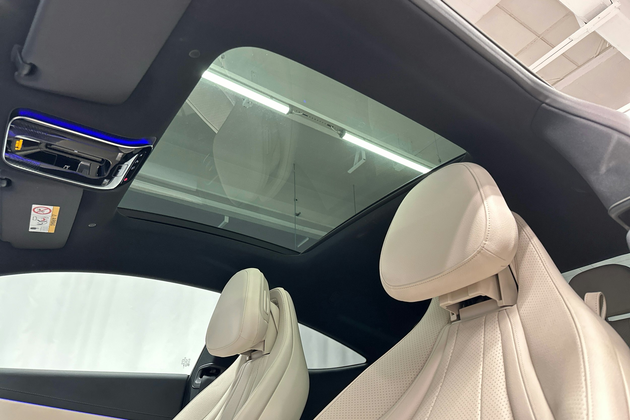 punainen Mercedes-Benz CLE 2024 kuva 23.