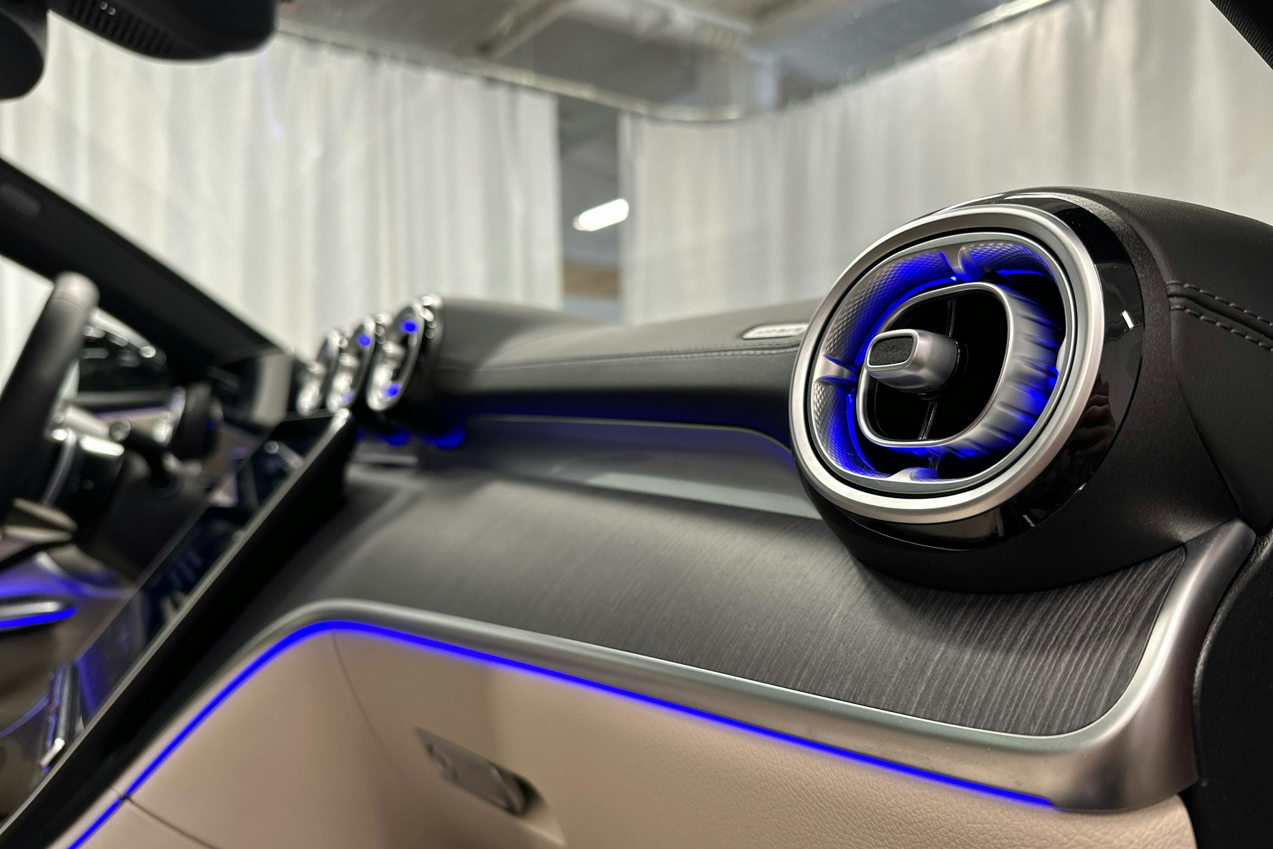 punainen Mercedes-Benz CLE 2024 kuva 26.