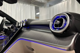 punainen Mercedes-Benz CLE 2024 kuva 26.
