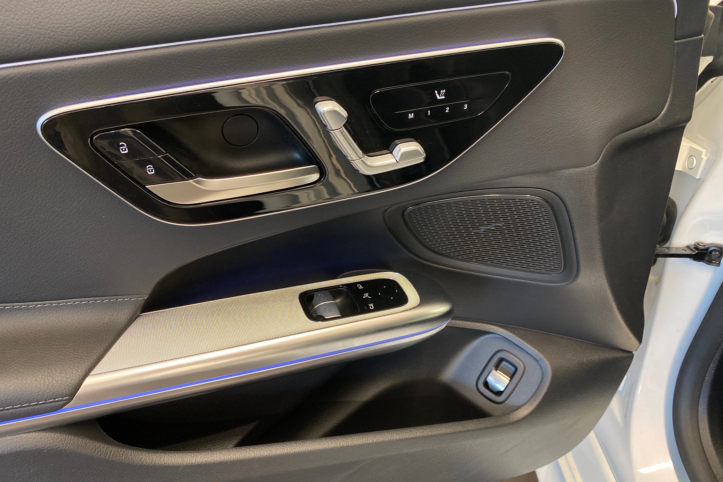 valkoinen Mercedes-Benz CLE 2024 kuva 11.