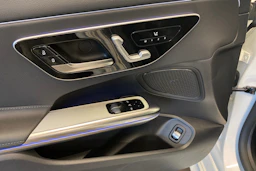 valkoinen Mercedes-Benz CLE 2024 kuva 11.
