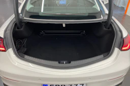 valkoinen Mercedes-Benz CLE 2024 kuva 12.
