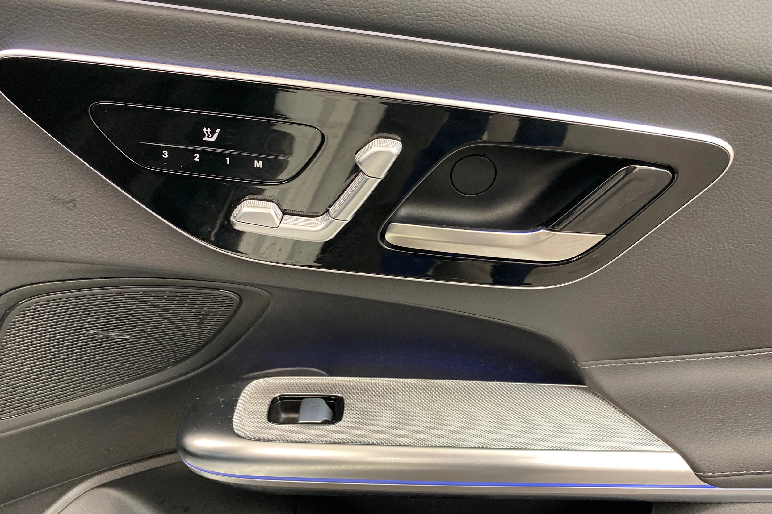 valkoinen Mercedes-Benz CLE 2024 kuva 16.