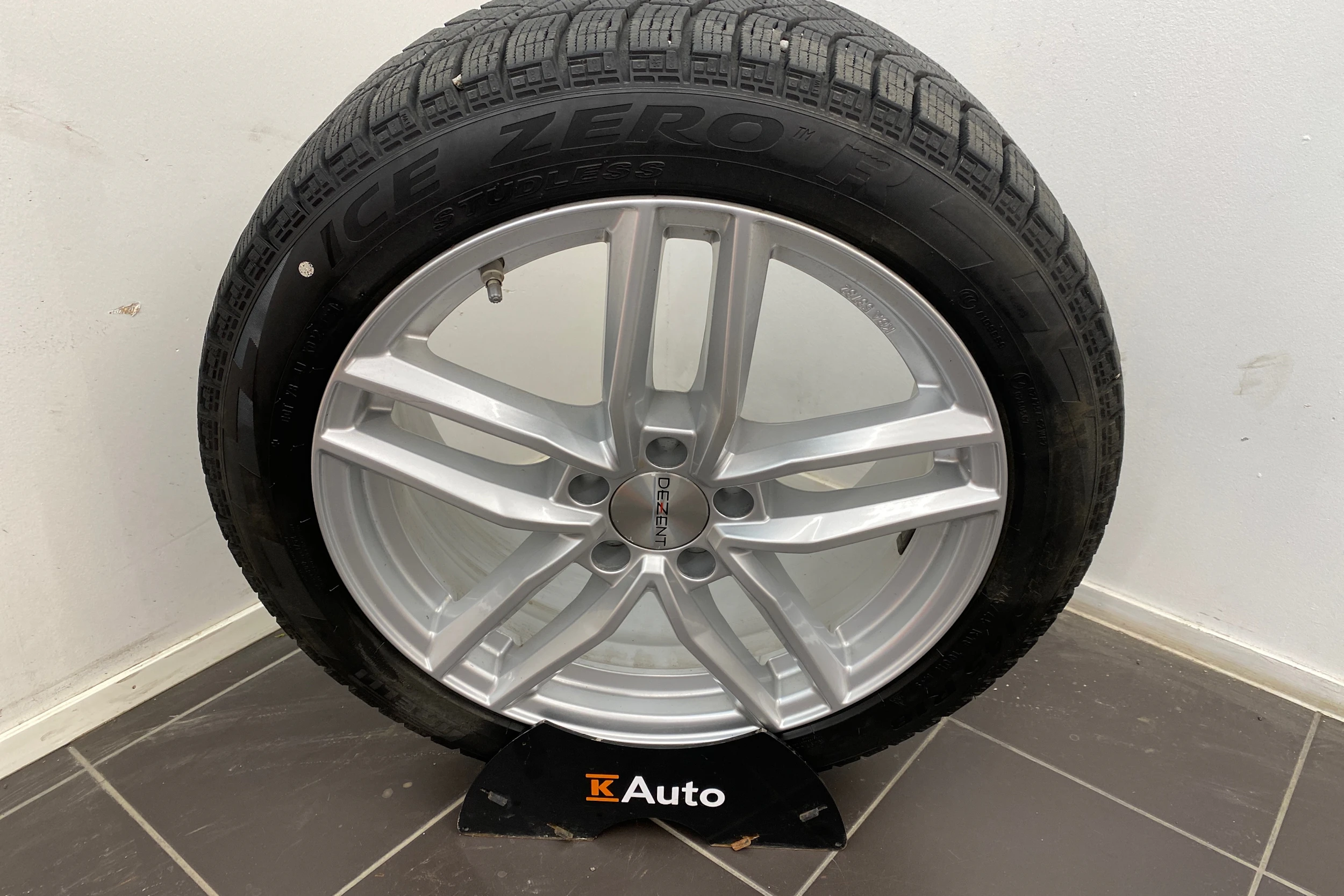 valkoinen Mercedes-Benz CLE 2024 kuva 19.