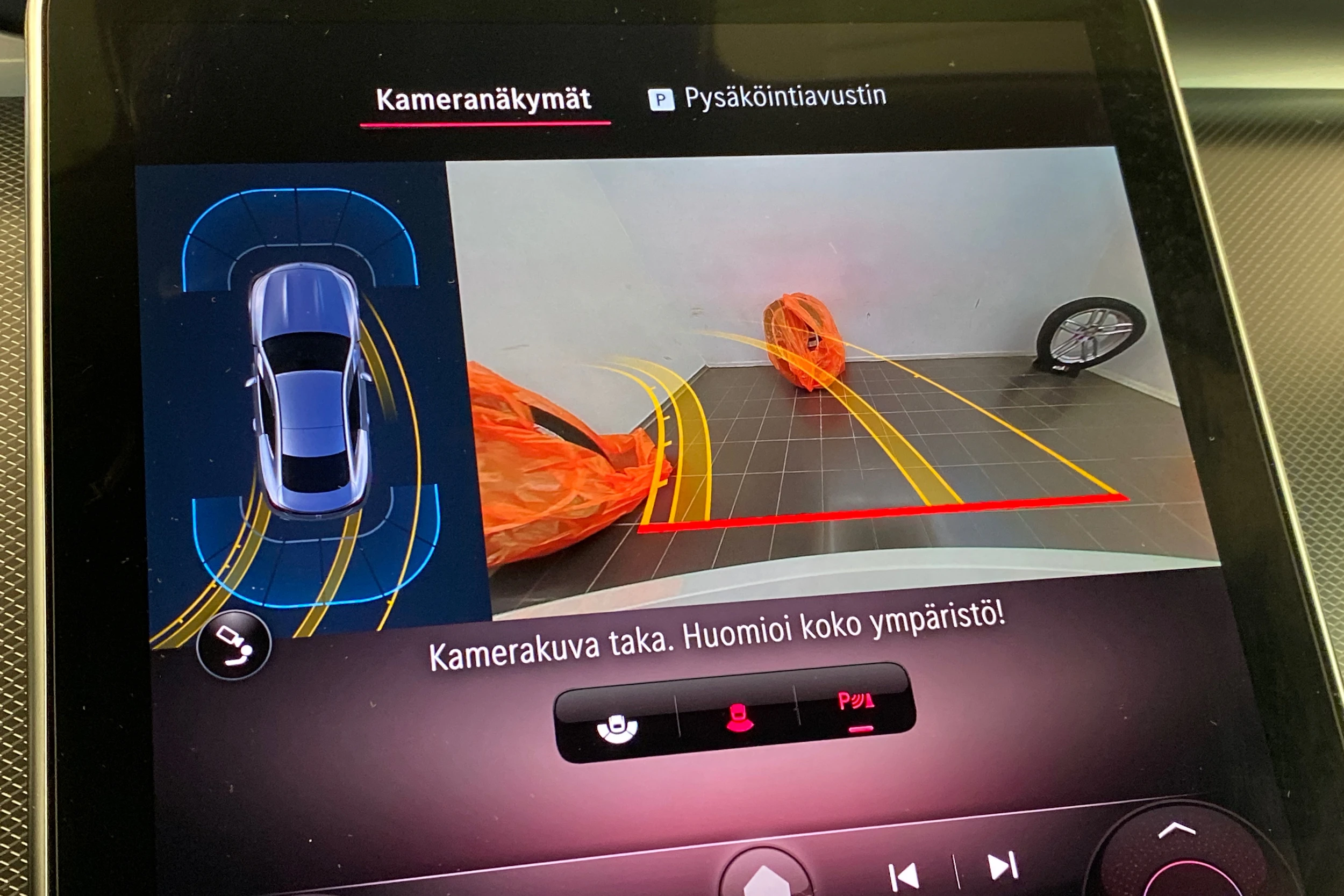 valkoinen Mercedes-Benz CLE 2024 kuva 28.
