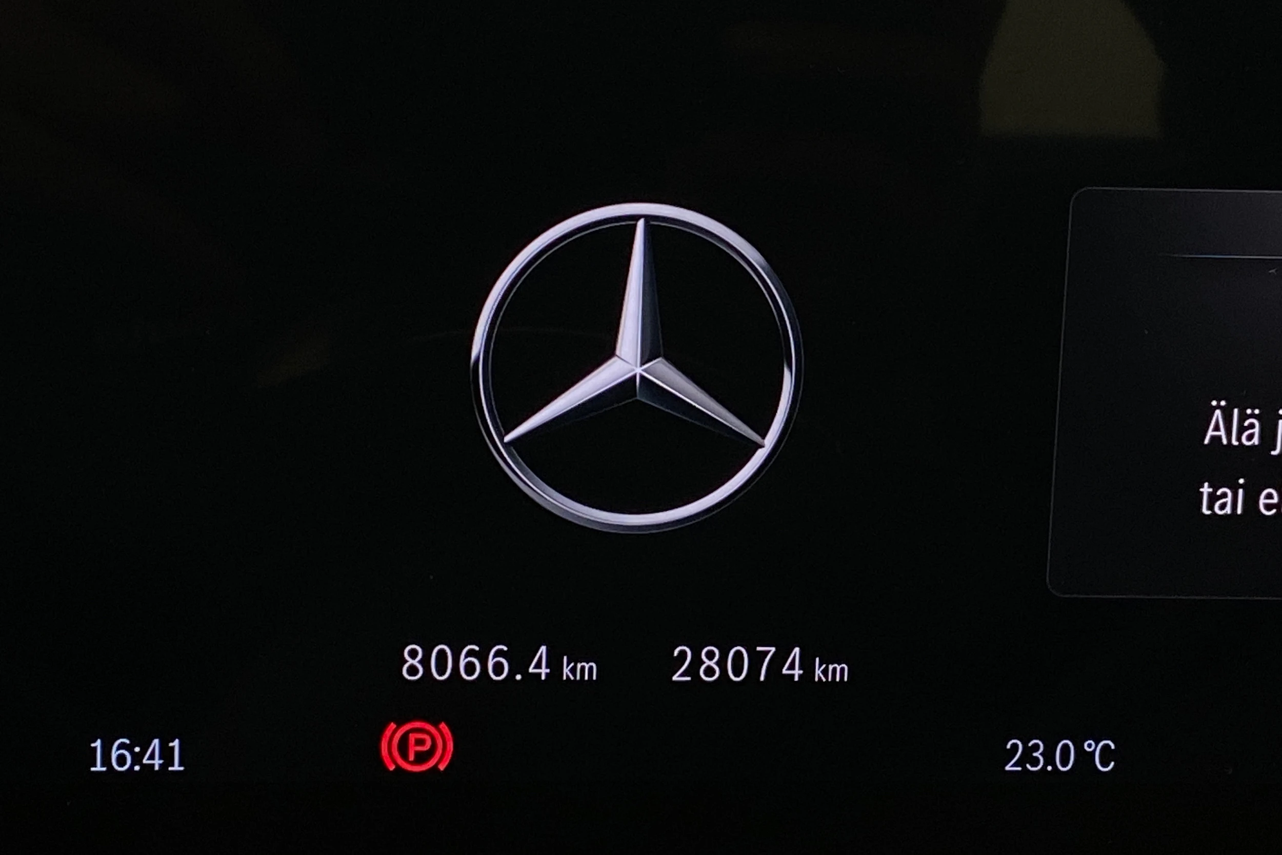 valkoinen Mercedes-Benz CLE 2024 kuva 34.