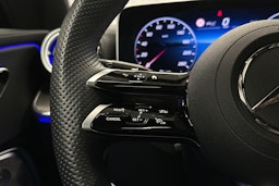 sininen Mercedes-Benz CLE 2024 kuva 14.