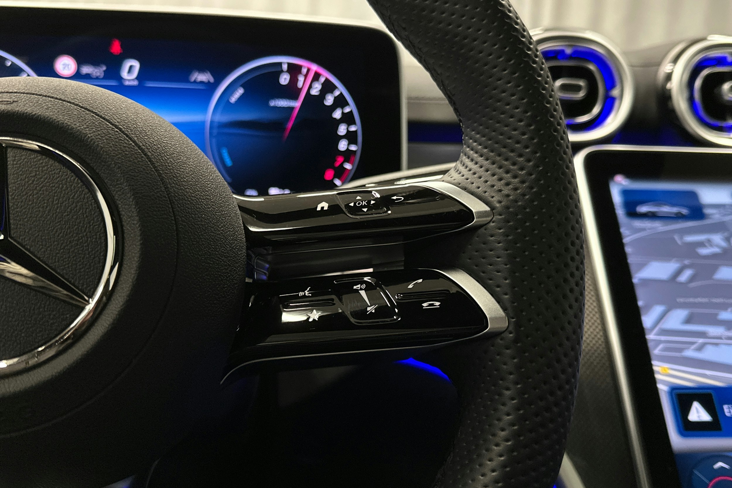 sininen Mercedes-Benz CLE 2024 kuva 15.