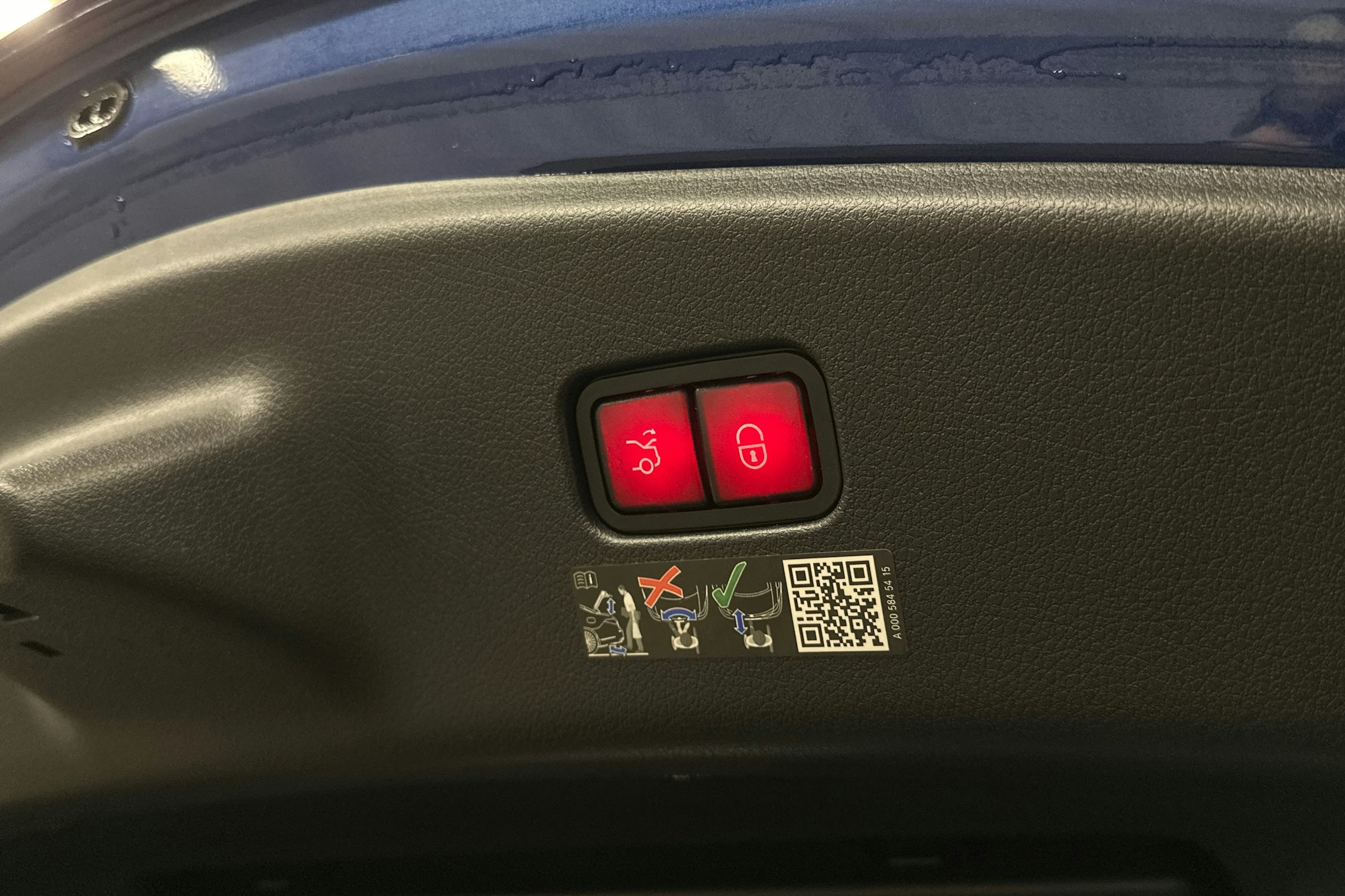 sininen Mercedes-Benz CLE 2024 kuva 31.