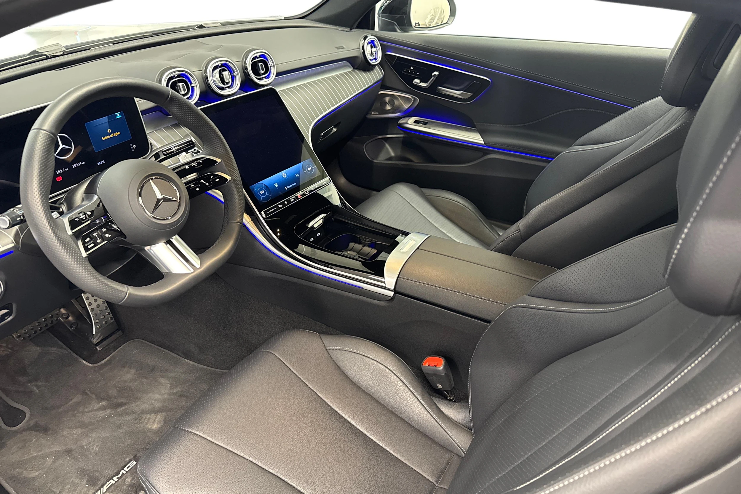 valkoinen Mercedes-Benz CLE 2025 kuva 6.