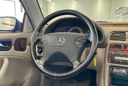 sininen Mercedes-Benz CLK 2002 kuva 12.