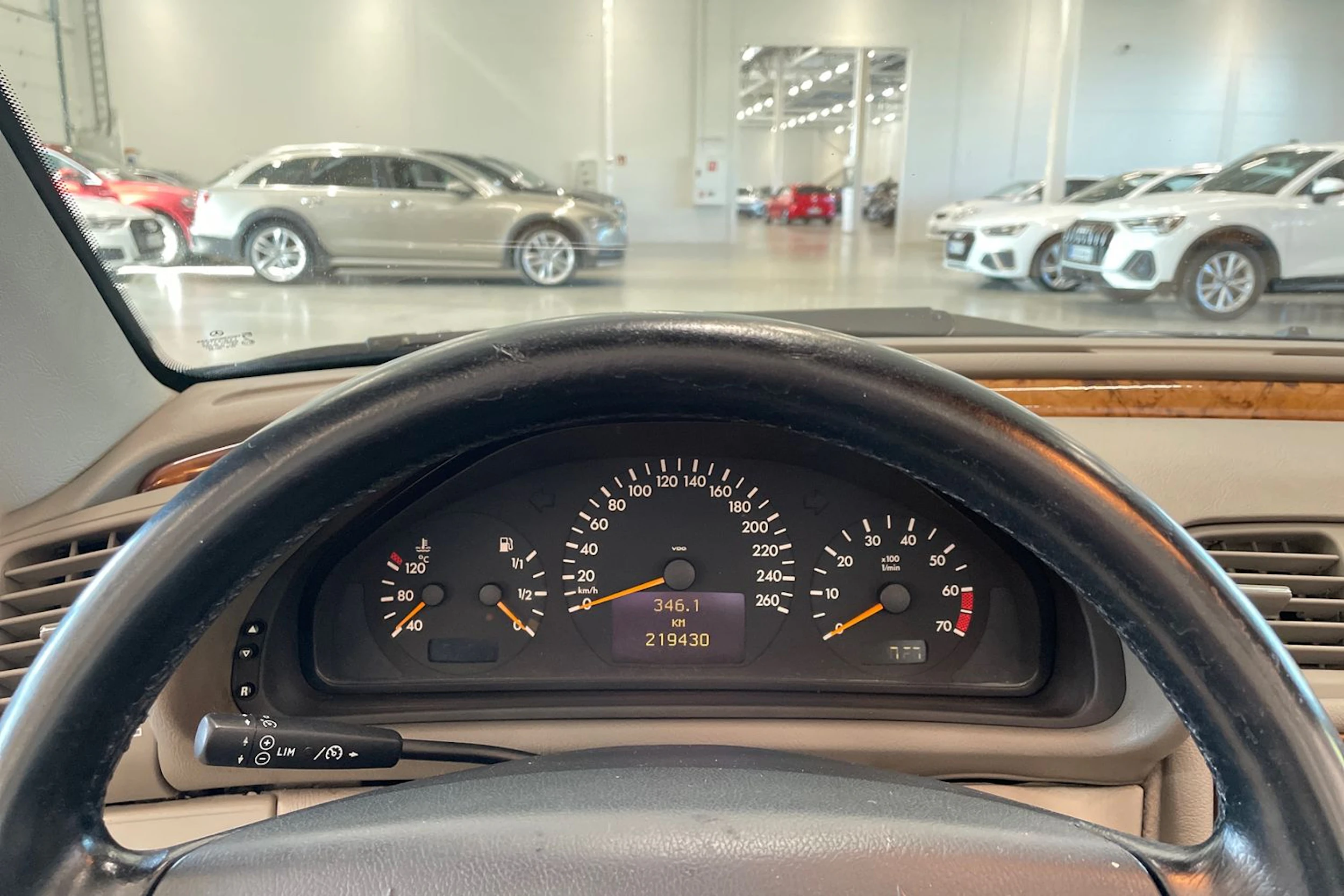 sininen Mercedes-Benz CLK 2002 kuva 14.