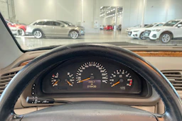 sininen Mercedes-Benz CLK 2002 kuva 14.